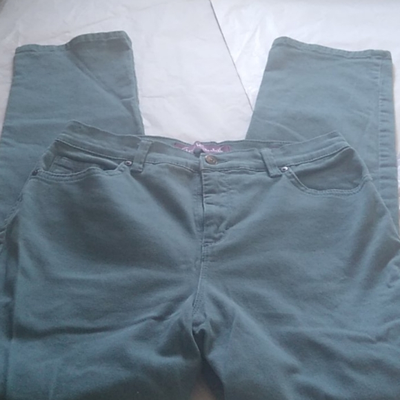 Gloria Vanderbilt Amanda High Rise Tapered Stretch Jeans, Rain Cloud, size 8 - Picture 3 of 7